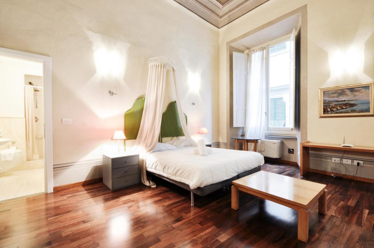 Tornaquinci Palace * Firenze